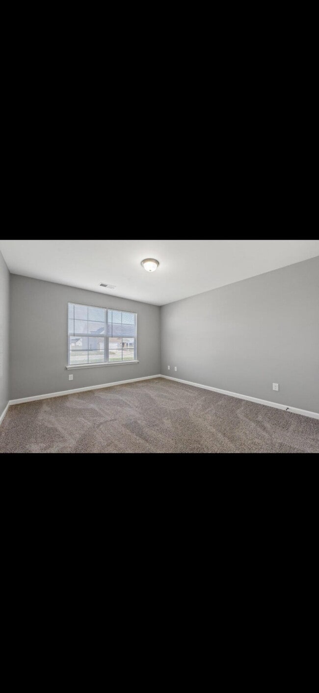 Building Photo - 348 Pageant Dr