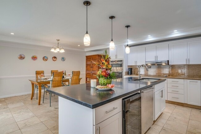 Building Photo - 912 N Niheu Pl