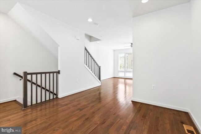 Building Photo - 1502 Trafalgar Ln