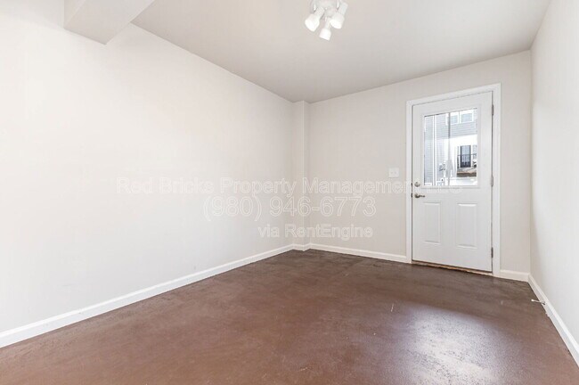 Building Photo - 1939 Stallings Rd