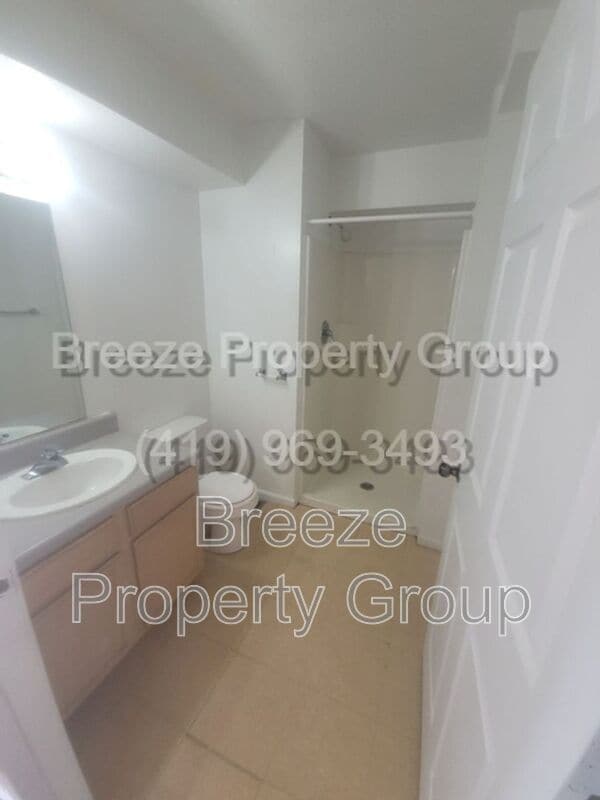 Building Photo - 521 Hope St