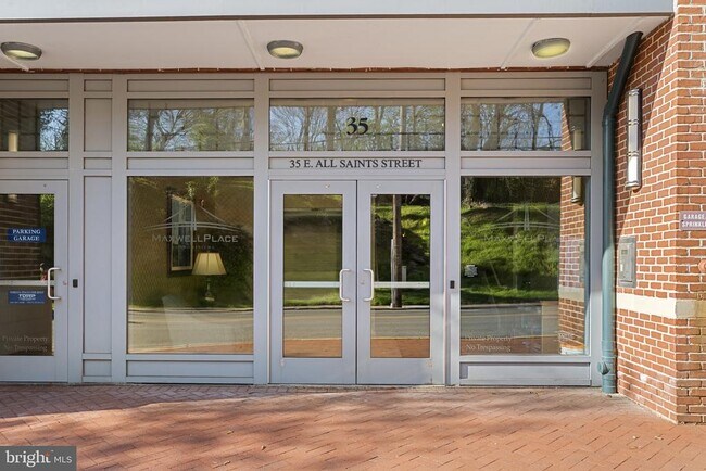 Building Photo - 35 E All Saints St