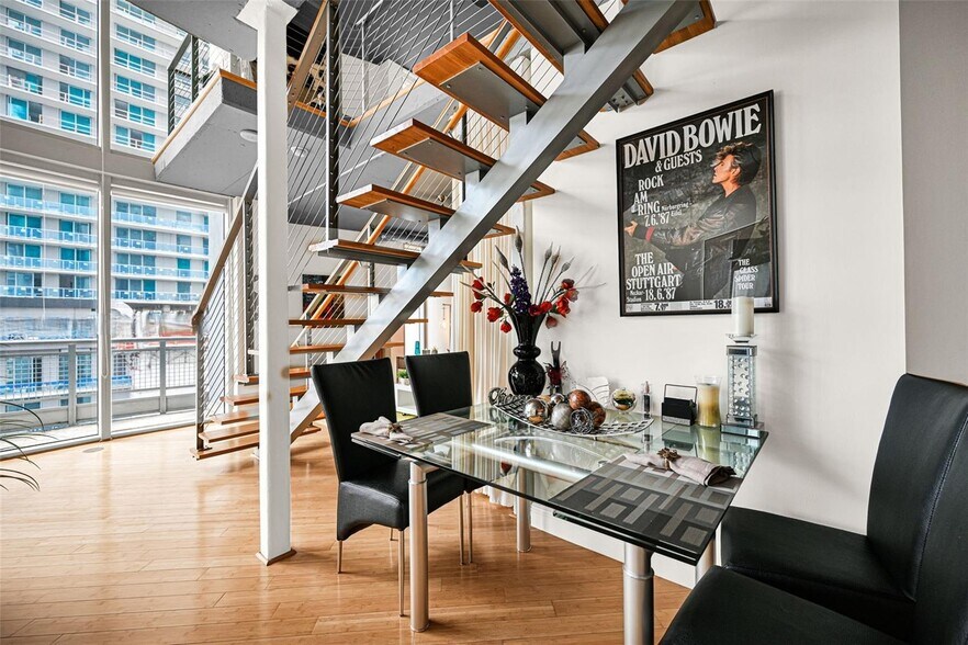 Building Photo - 690 SW 1st Ct