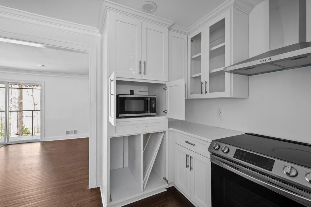 Building Photo - 1744 Woodcliff Pl NE