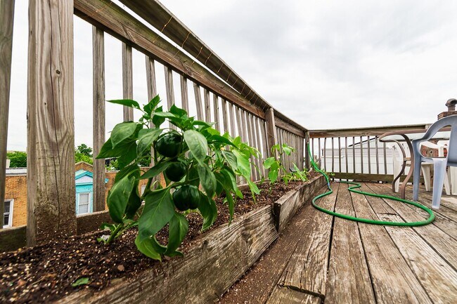 Building Photo - 2739 W Girard Ave