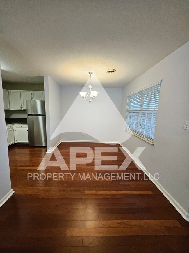 Building Photo - Stunning 2 Bd-2 Ba Condo with 1-Car garage...