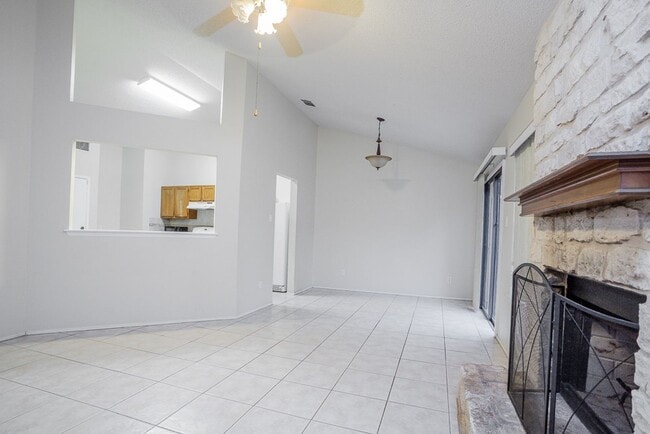 Building Photo - Spacious 3-Bedroom Single Family Home in S...