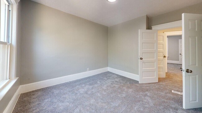 Building Photo - Cudell/West Blvd neighborhood; 4 bedroom/1 bath single family house for rent!