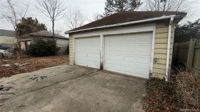 Building Photo - 225 Church St