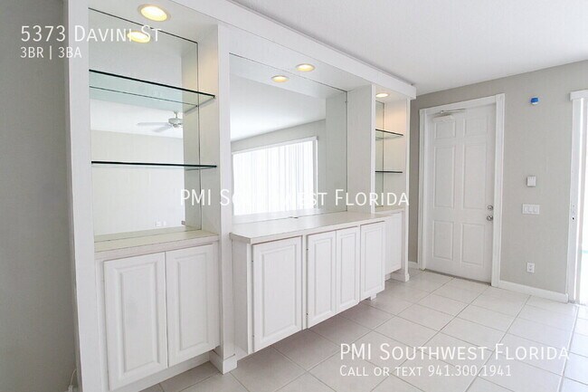 Building Photo - 5373 Davini St