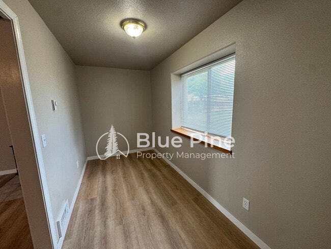 Building Photo - 3535 Spring Creek Dr