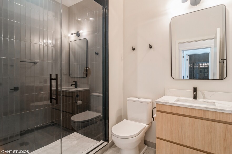 Building Photo - 1775 N Clybourn Ave