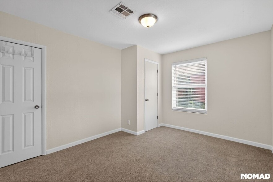 Building Photo - 1714 E Madison St