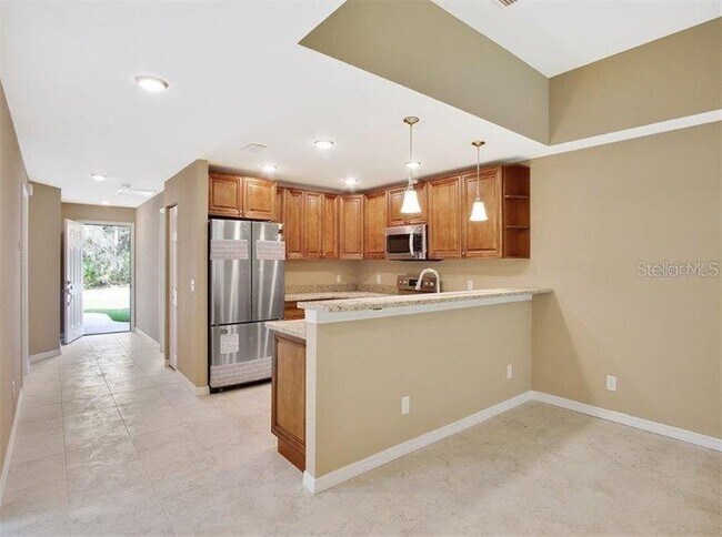 Building Photo - 17113 Thompson Ave