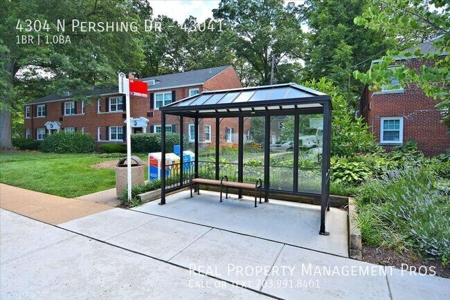 Building Photo - 4304 N Pershing Dr