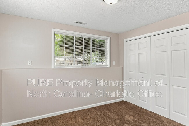 Building Photo - 8115 Bald Ridge Dr