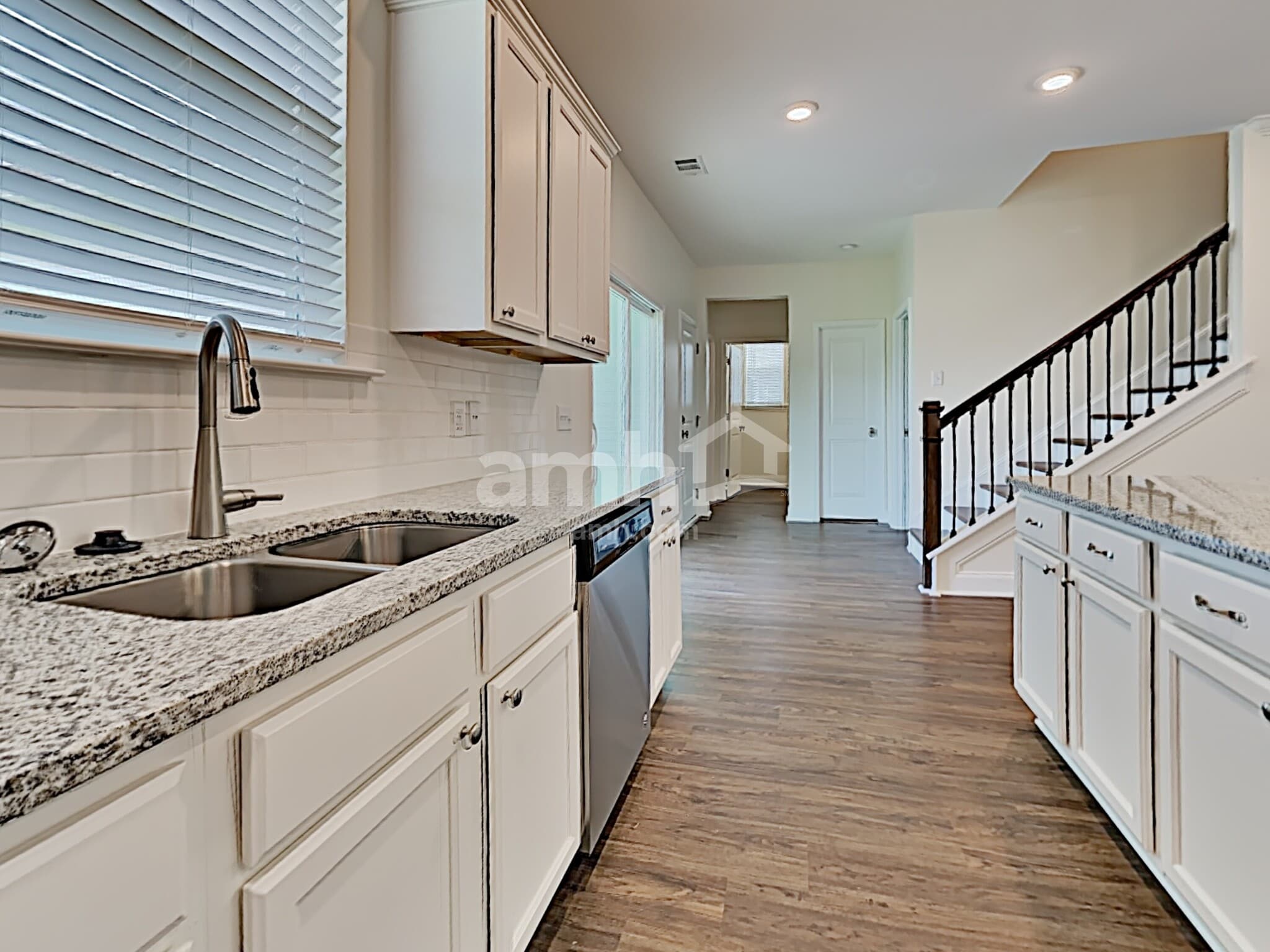 Building Photo - 107 Parkside Blvd