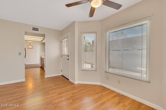 Building Photo - 3309 E Siesta Ln