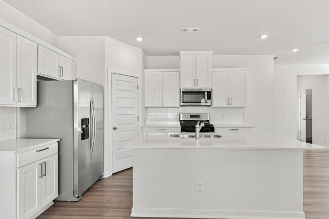 Building Photo - 4802 W Planetree St
