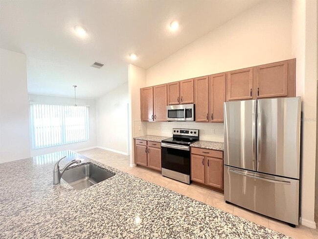 Building Photo - 9 Raemond Ln