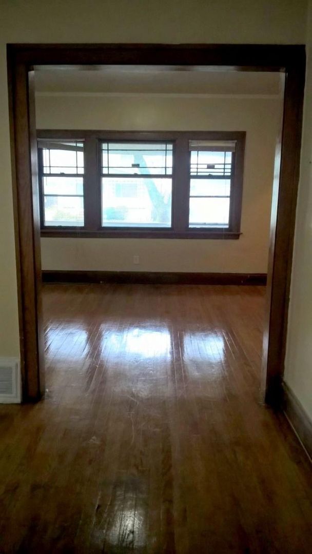 Building Photo - 3421 E 143rd St