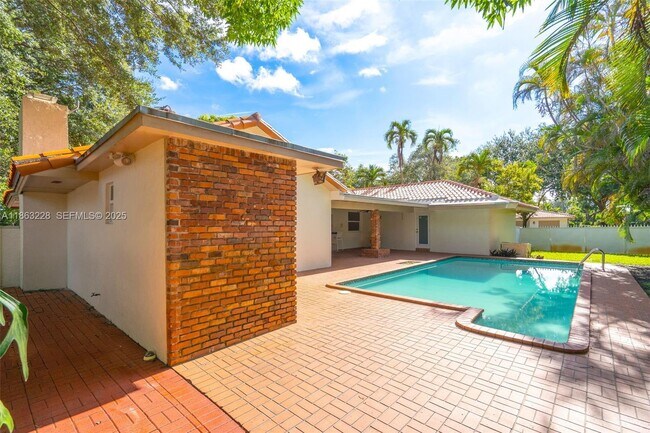 Building Photo - 7210 W Troon Cir