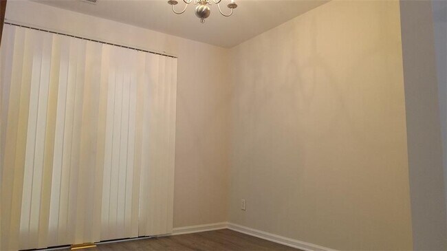 Building Photo - 755 Crestwell Cir