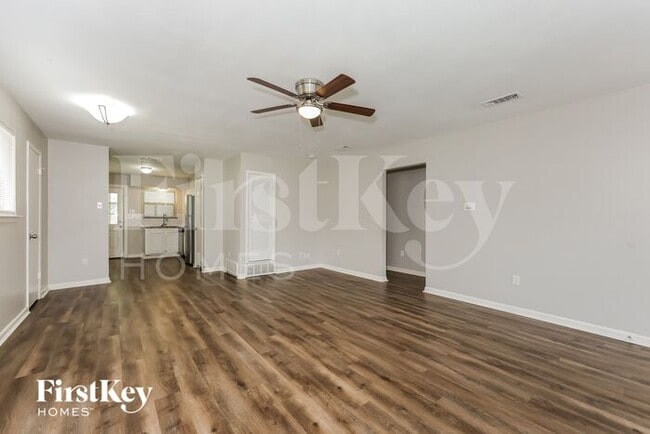 Building Photo - 5932 Lalagray Ln