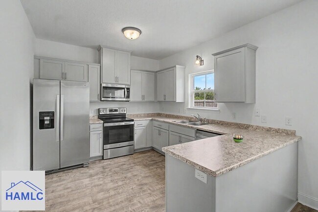 Building Photo - 40 Rimes Ave SE