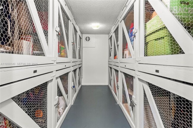 Building Photo - 9001 Jacaranda Ln