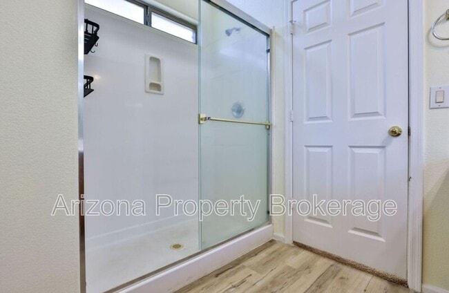 Building Photo - 1025 E Palomino Way