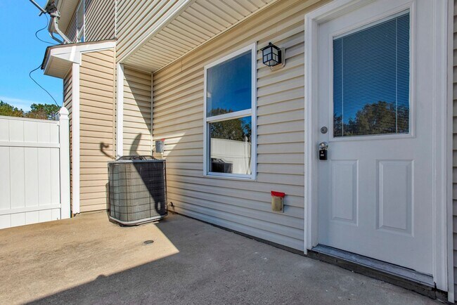Building Photo - Charming 2BR Townhome in Antioch