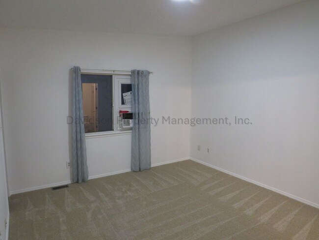Building Photo - 2135 W Platte Ave