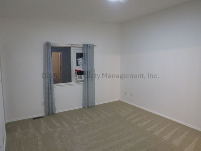 Building Photo - Charming 3 Bedroom Unit in Old Colorado City