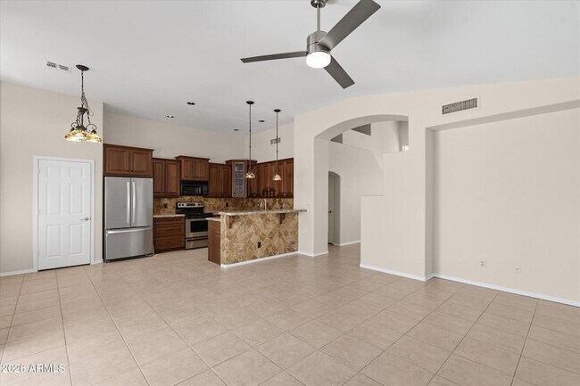 Building Photo - 15034 S 47th St
