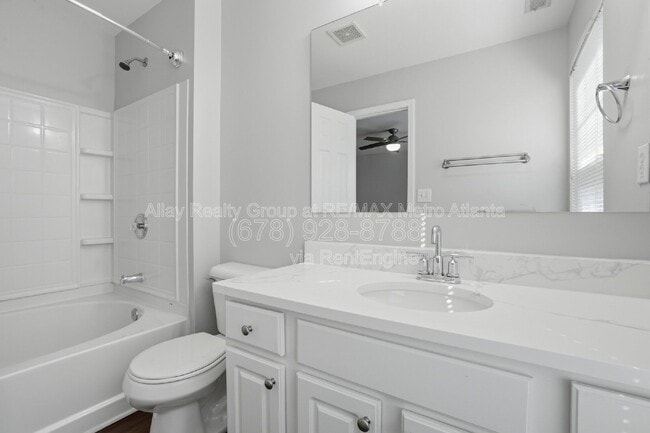 Building Photo - 648 Providence Pl SW