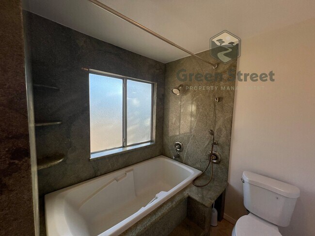 Building Photo - 280 Fire Mountain Pl