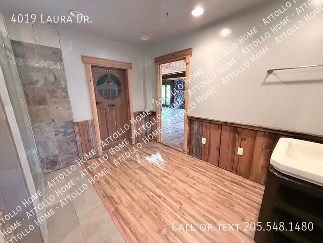 Building Photo - 4019 Laura Dr