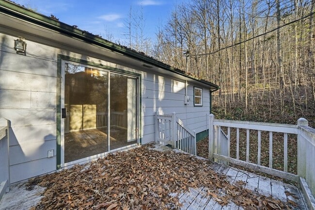 Building Photo - 46 James Dr