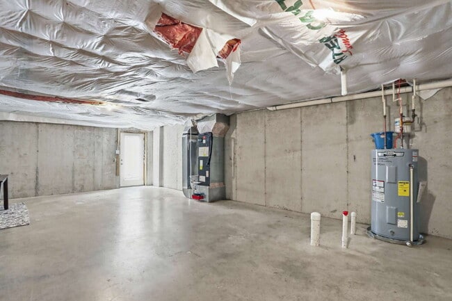Building Photo - 24 Mabel Ln