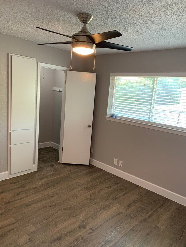 Building Photo - 12304 Willow Wild Dr