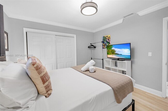 Building Photo - 7711 Coquina Dr