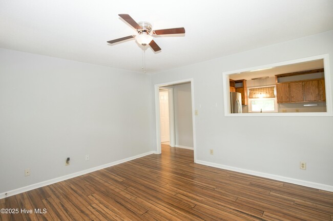 Building Photo - 2435 Longleaf Dr SW