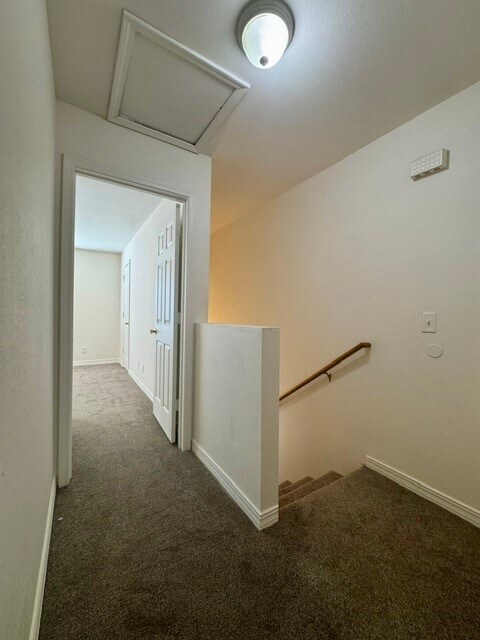 Building Photo - 808 S Green Point Trce