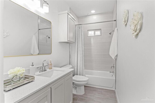 Building Photo - 1301 W Sucre Dr