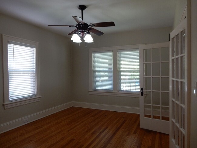 Building Photo - Grandin Court Foursquare convenient to SW ...