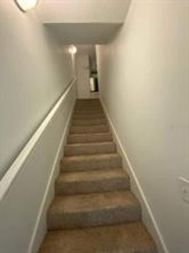 Building Photo - Kissimmee Townhome