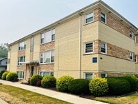 Building Photo - 3146 Ridgeland Ave