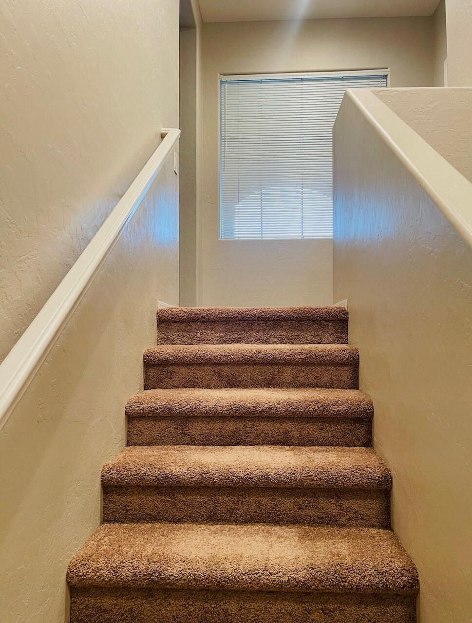 Building Photo - 6868 Sky Pointe Dr
