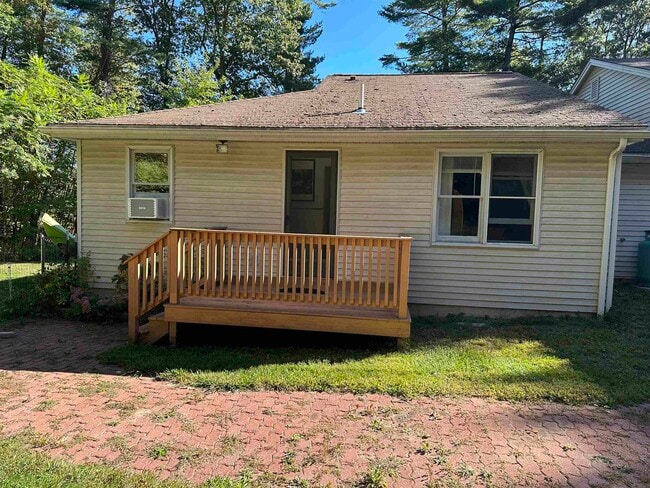 Building Photo - 208 Long Pond Rd